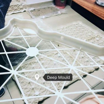 Alat Acuan Plastik Pengeluaran